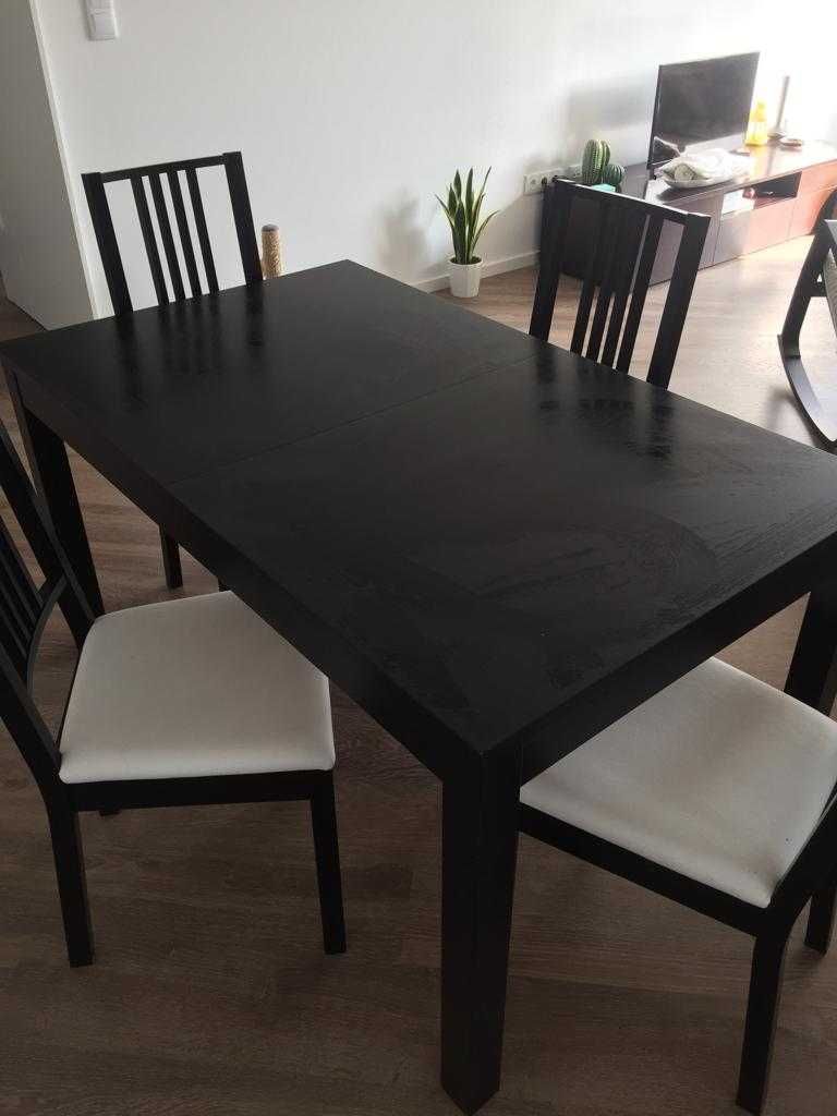 Mesa de sala e 4 cadeiras