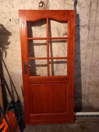 Drzwi wewnętrzne drewniane z klamką, prawostronne, 90 cm, sosnowe
