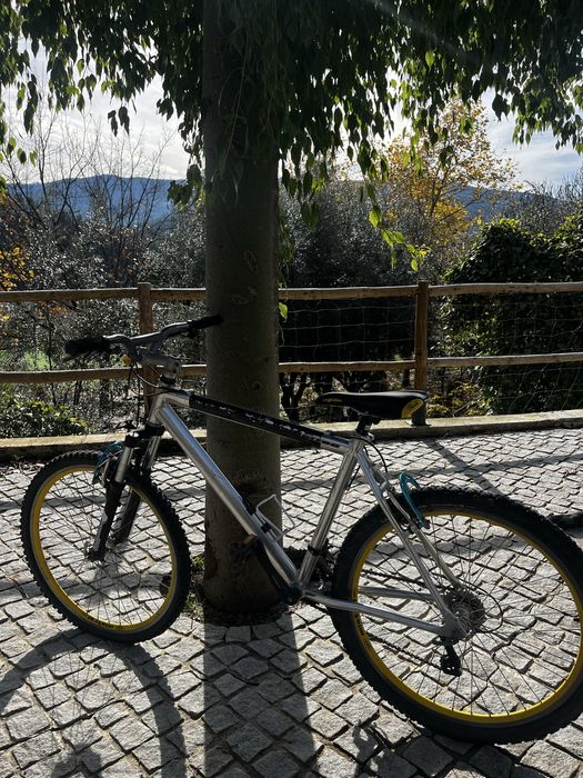 Bicicleta BTT 26" – Alumínio, Shimano, Pronta a Andar