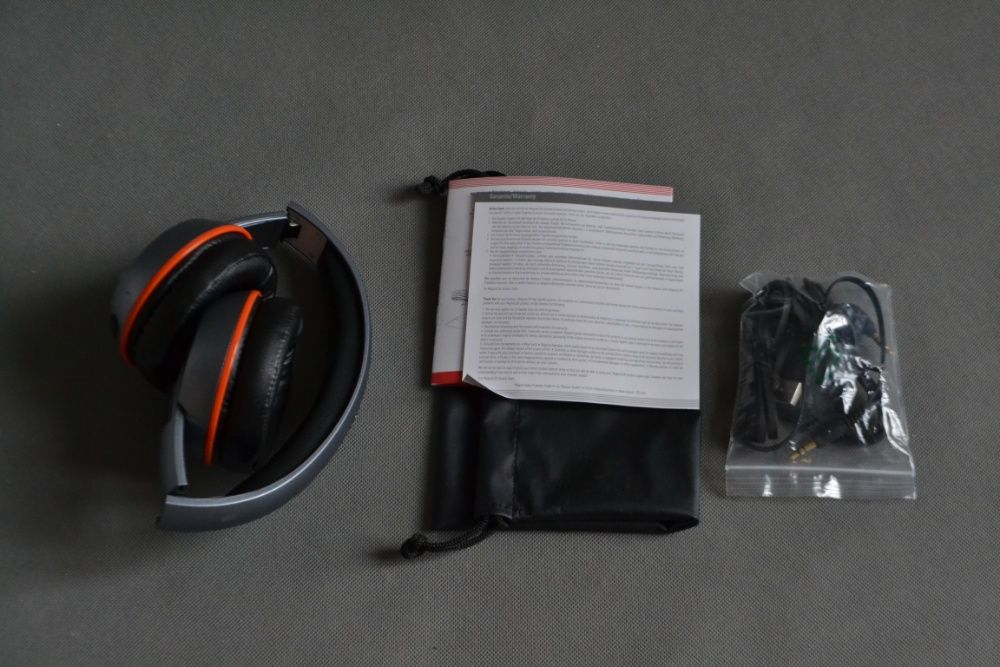 Безпровідні навушники Magnat LZR 588 BT Bluetooth Нові