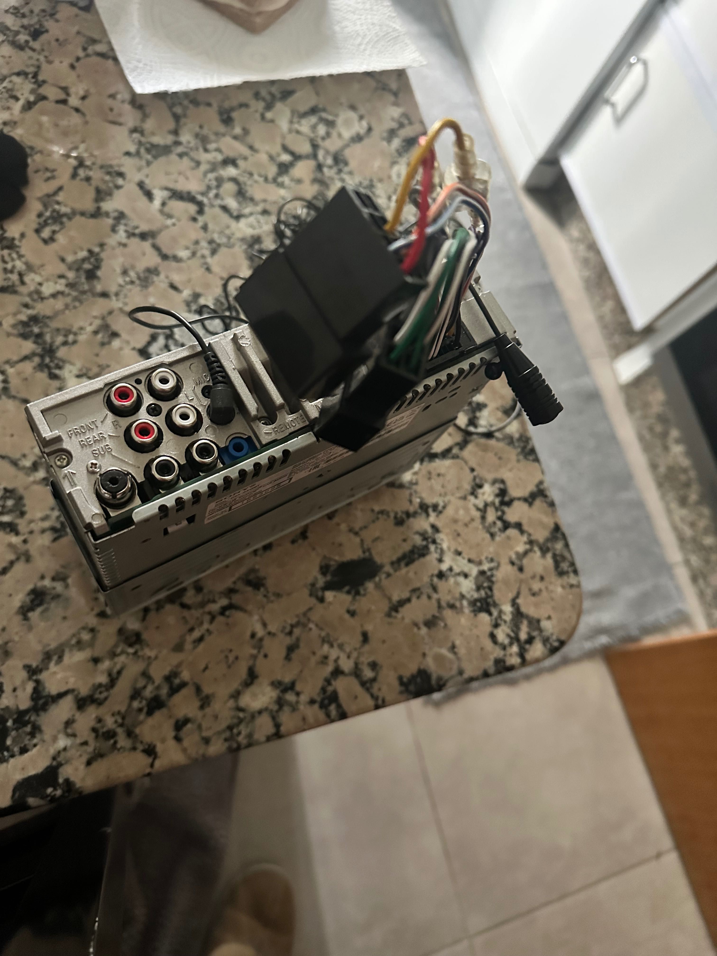 Rádio + 2 colunas