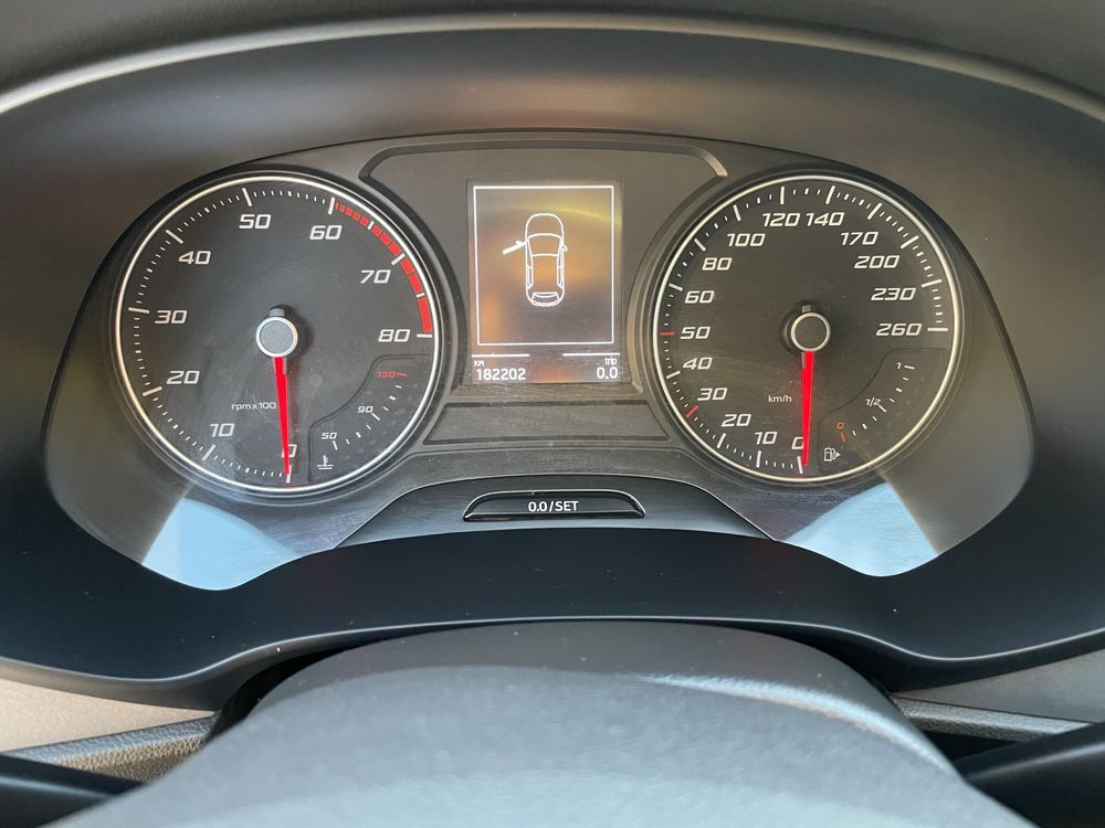 Продам автомобиль Seat Leon 2014 1.8 Turbo FR