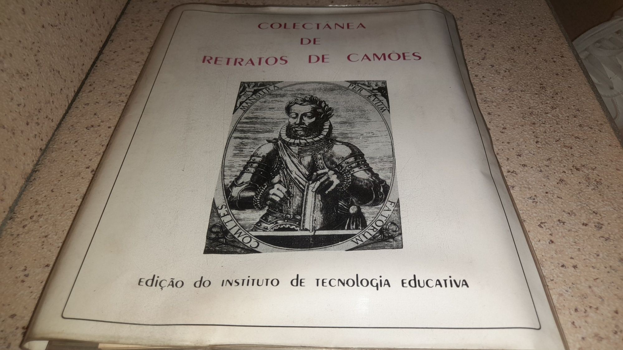 Colectânea de retratos de Camões slides