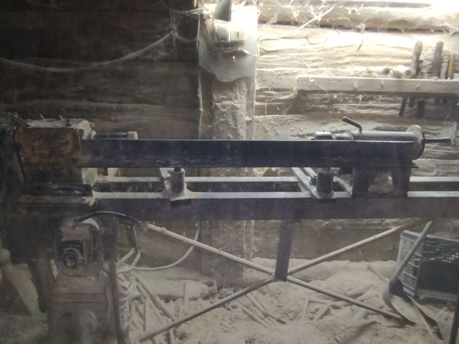 Станок токарний по дереву