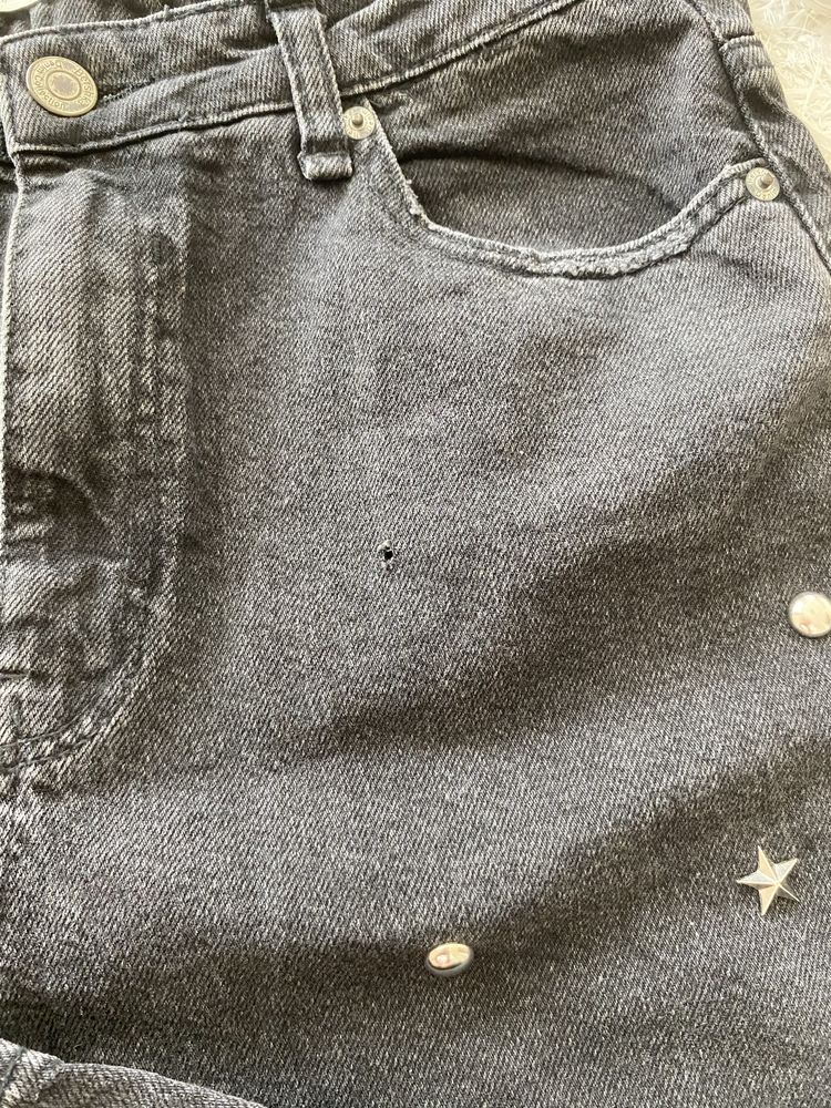 Jeansy czarne z ćwiekami MomFit Bershka S/M