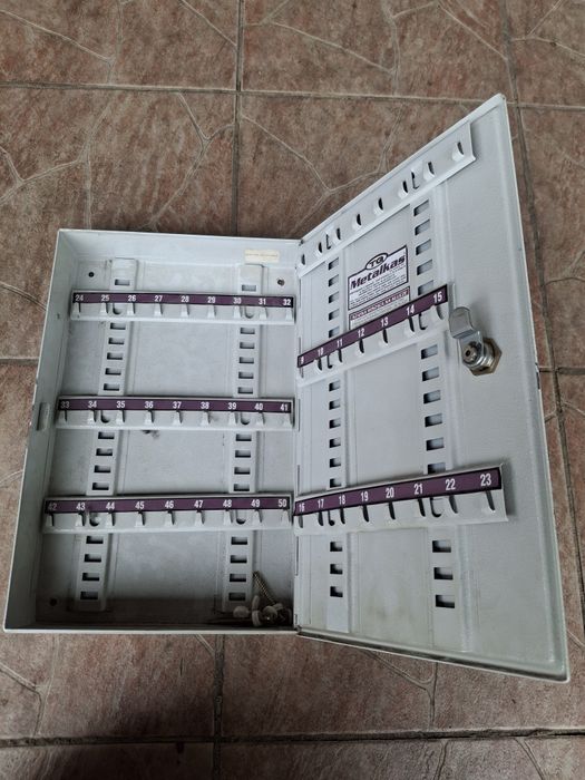 Szafka metalowa na klucze Metalkas