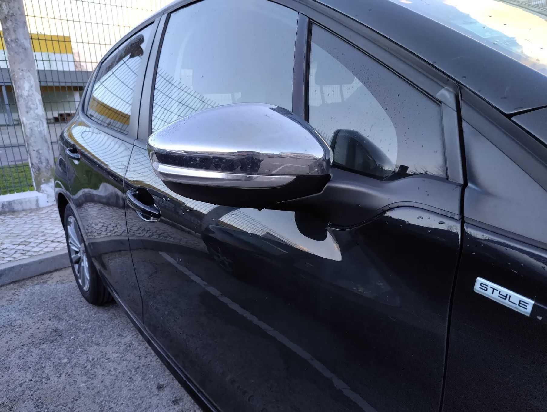 Peugeot 208, de 2017, 64.000Km