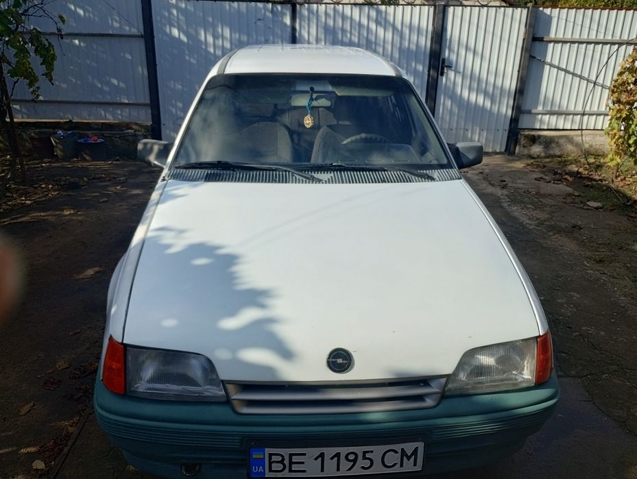Опель кадет 1990