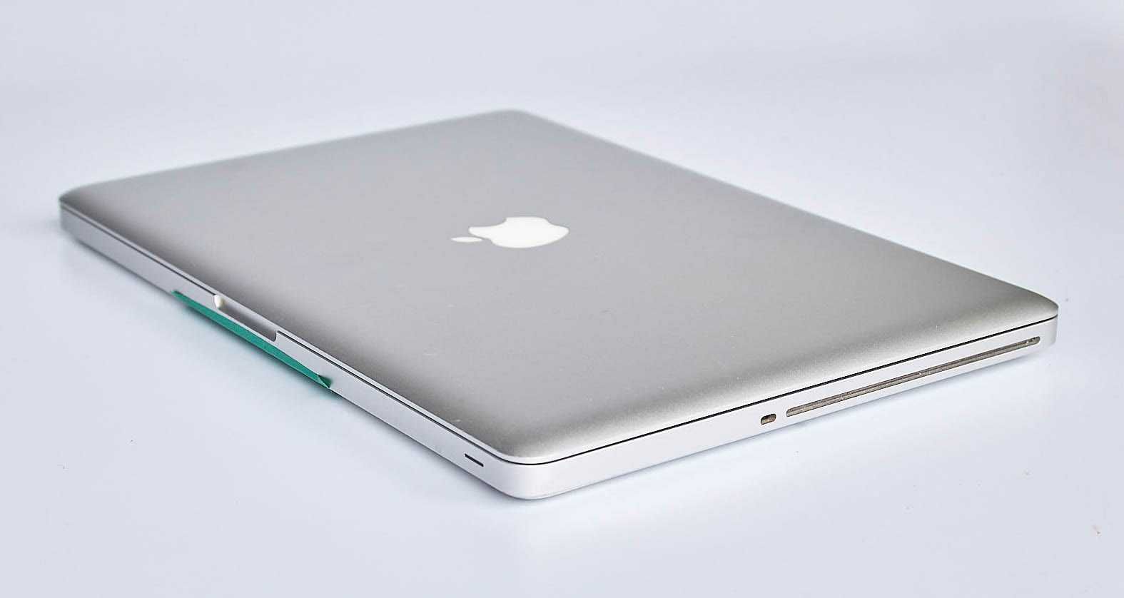 Macbook Pro 15  2011  81 - uszkodzony na części.