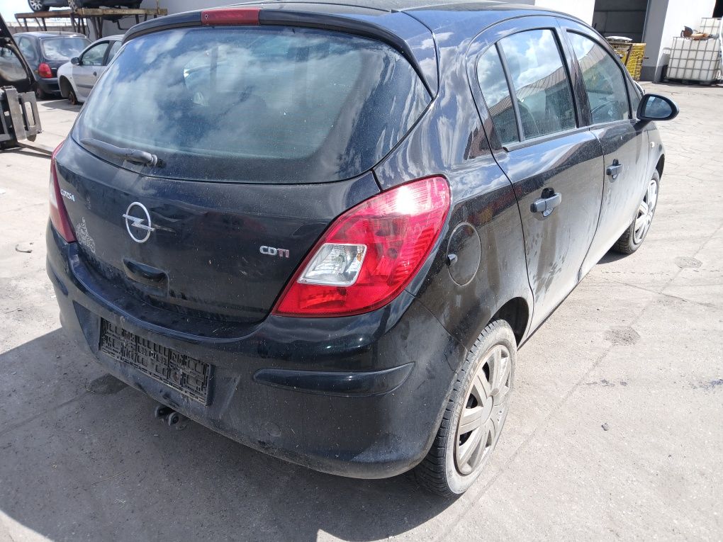 Opel Corsa d maska I inne 1.3