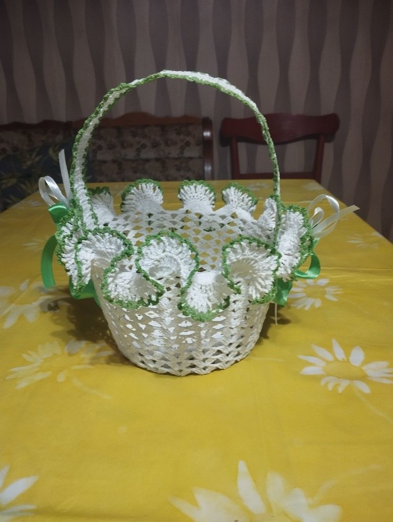 Koszyczek koronkowy na święconkę