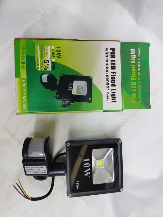 Naświetlacz LED 10W Halogen Lampa ZEWNĘTRZNA Reflektor CZUJNIK RUCHU