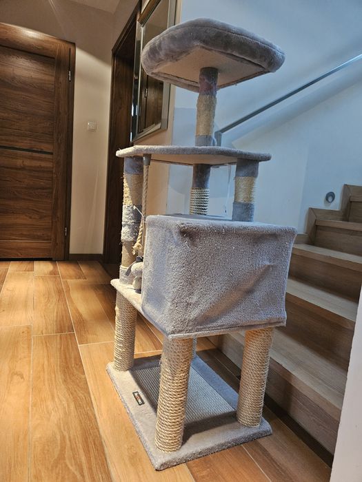 Drapak kota marki Feandrea używany 130 wys