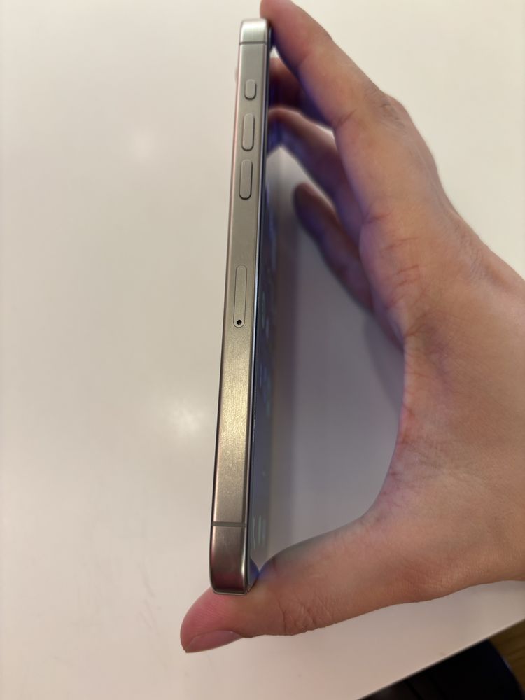 iPhone 15 Pro Max C/Garantia ate 2027