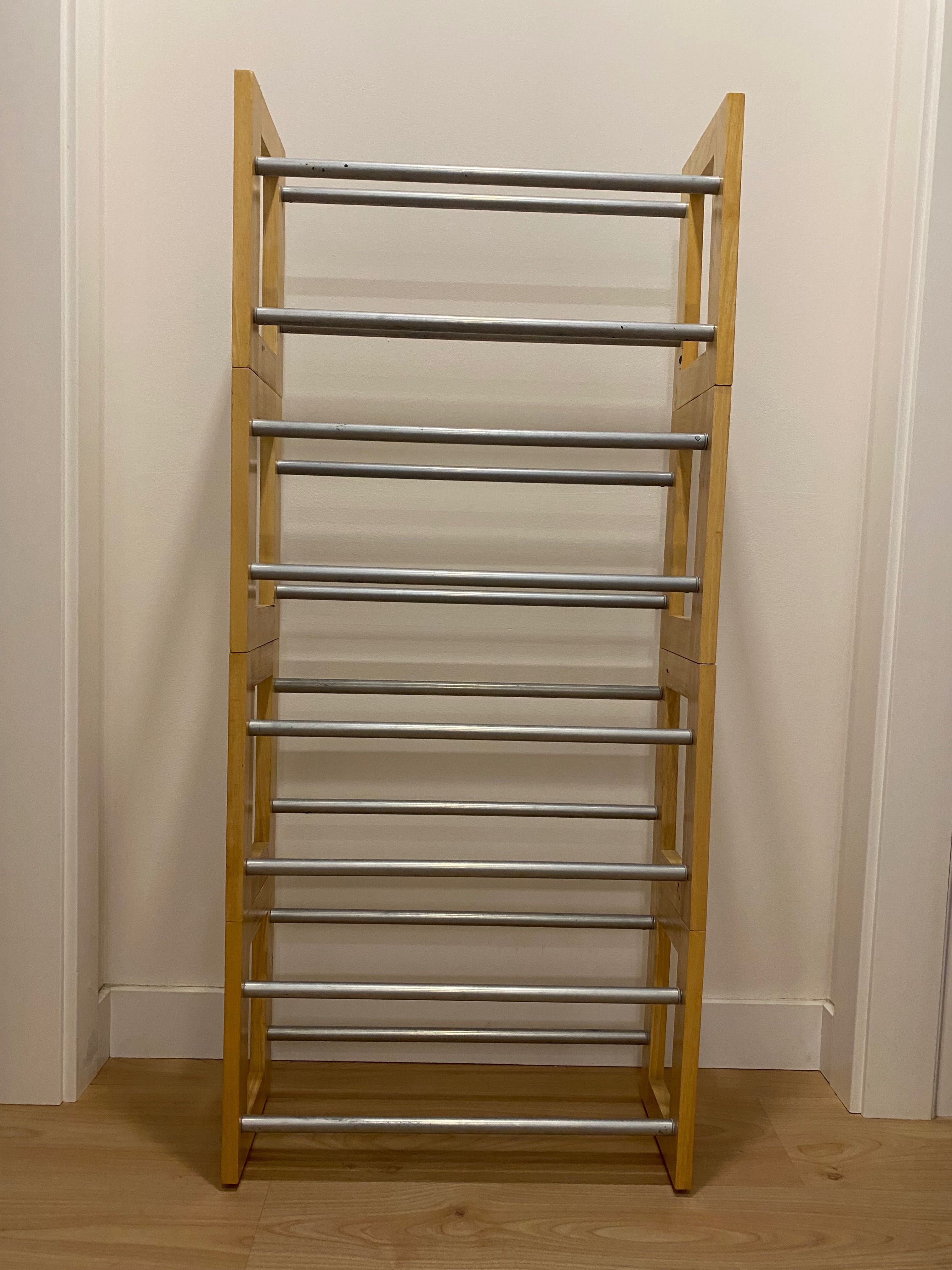 Sapateira modular em madeira