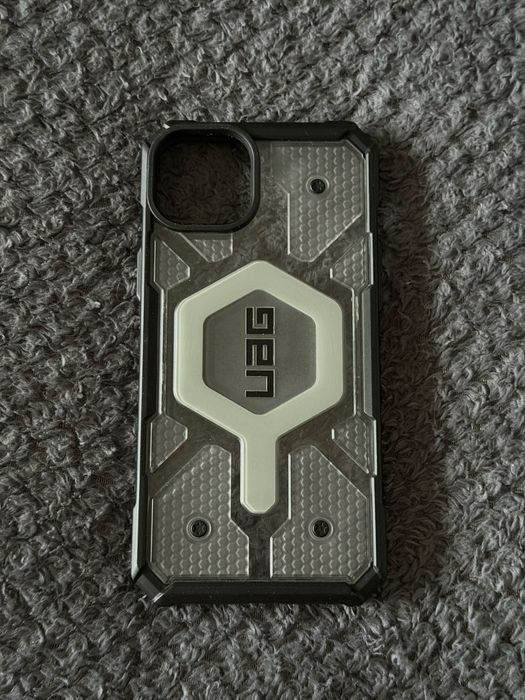 Etui Urban Armor Gear do iPhone 15 Plus