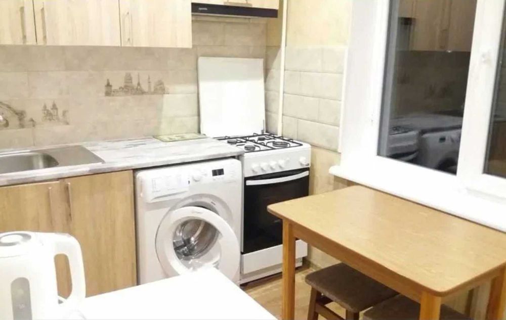 Продается 4-х комн. квартира по ул. Украинская, дом возле Проспекта