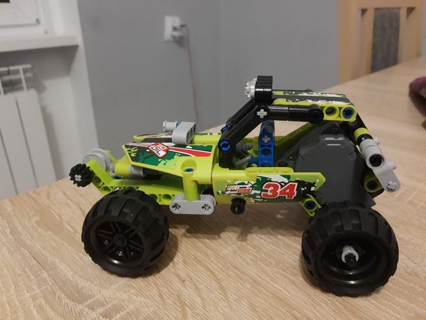 LEGO technic Pustynna wyścigówka 42027