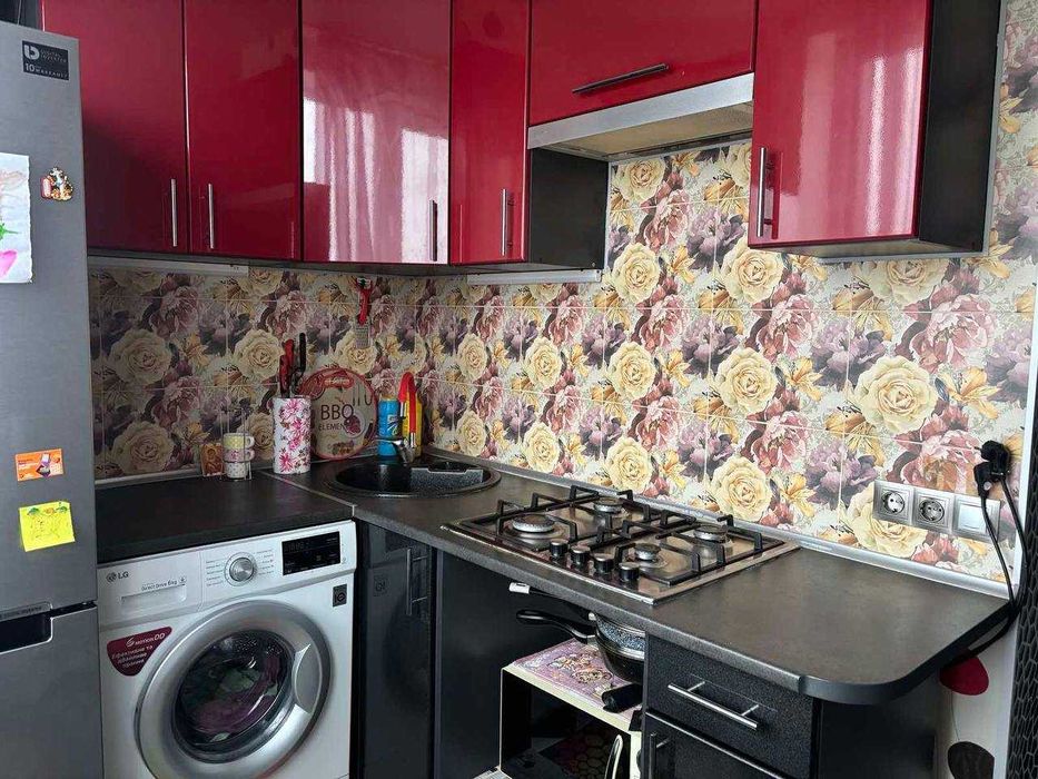 Продам 1к квартиру Метро Индустриальная Кап.ремонт. 5й\9ти