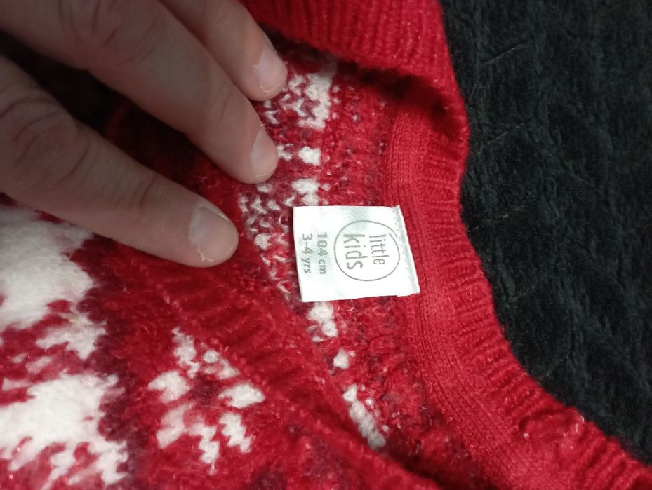 Oddam za 5 zł sweterek świąteczny boże narodzenie rozmiar 104