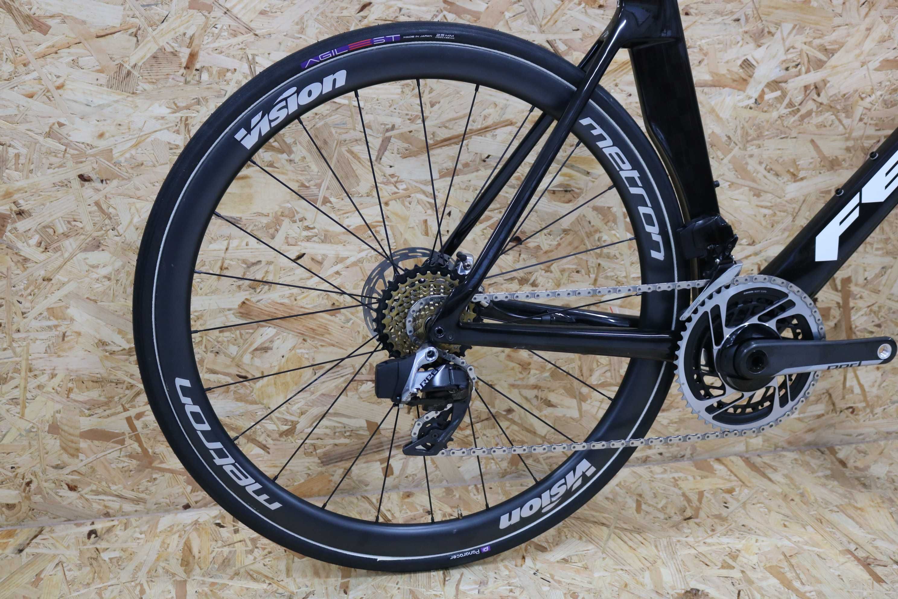 Bicicleta aero / Felt AR / Sram Red AXS