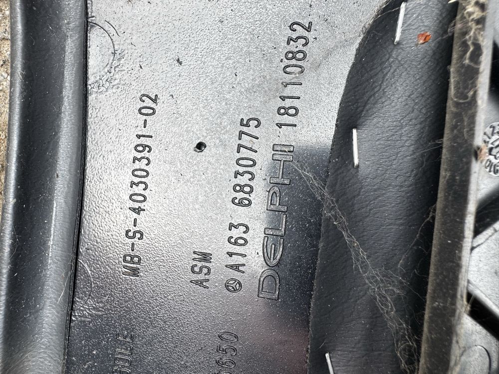 Подлокотник центральный тоннель Mercedes W163 ML