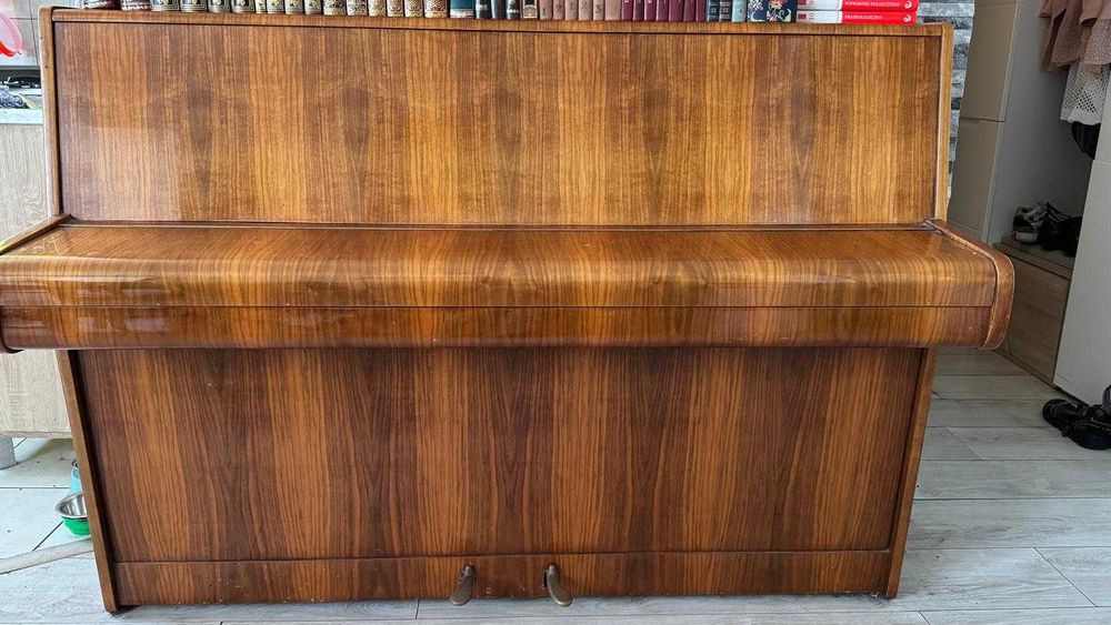 Pianino Calisia M 105 z lat 60-tych