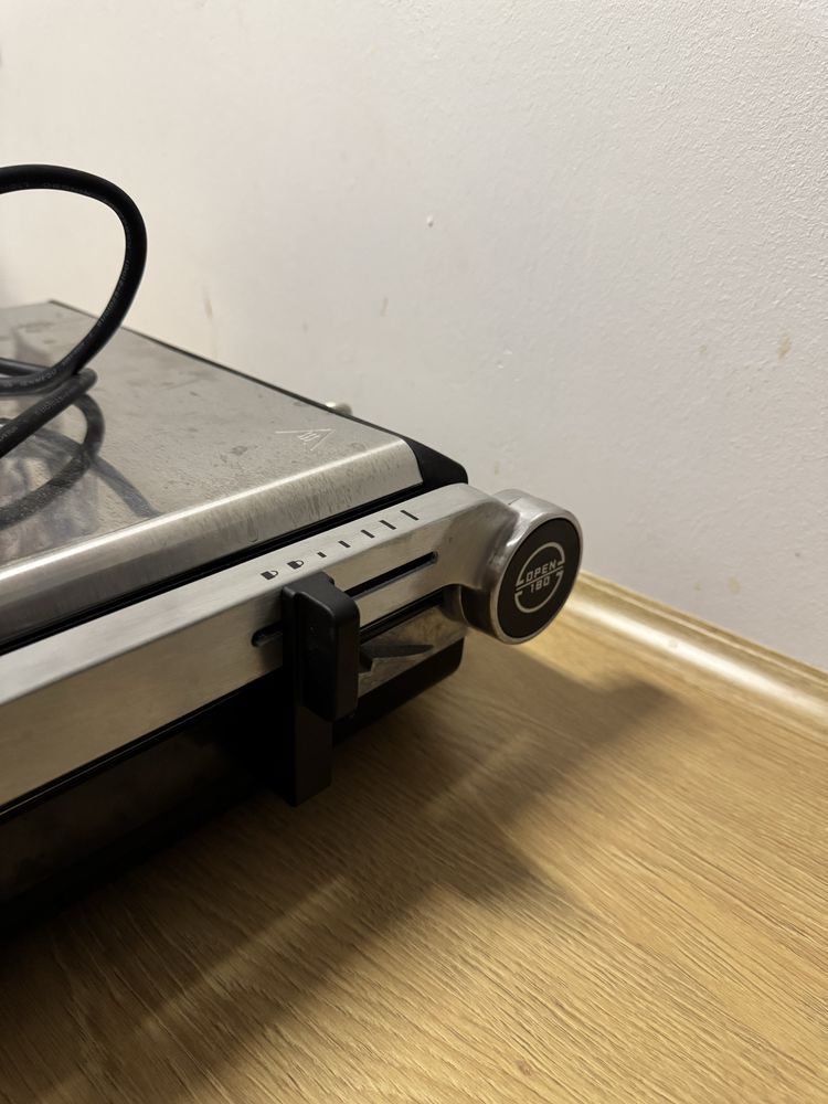 Grill elektryczny GÖTZE & JENSEN GL805X