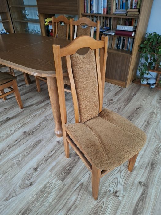 Solidny drewniany stół + 6 krzeseł