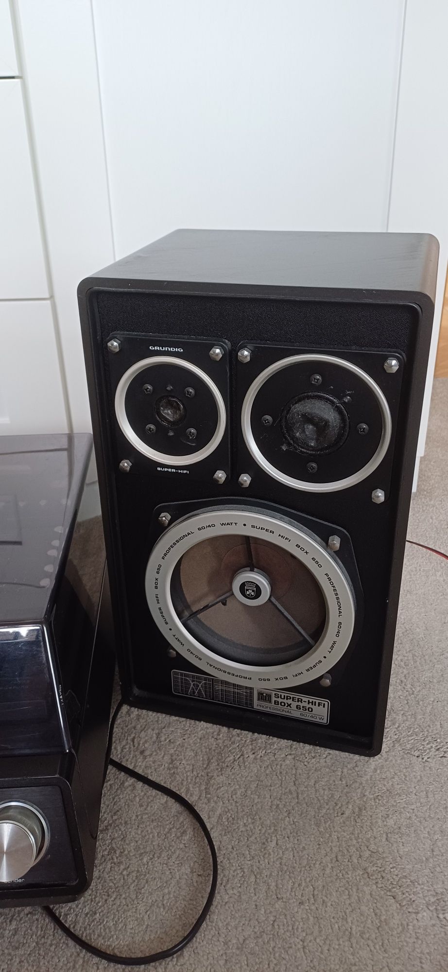 Gramofon I dwie kolumny