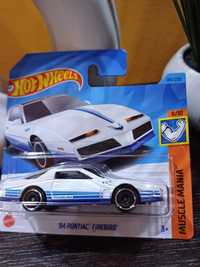 Hot Wheels kultowy Pontiac Firebird z 1984