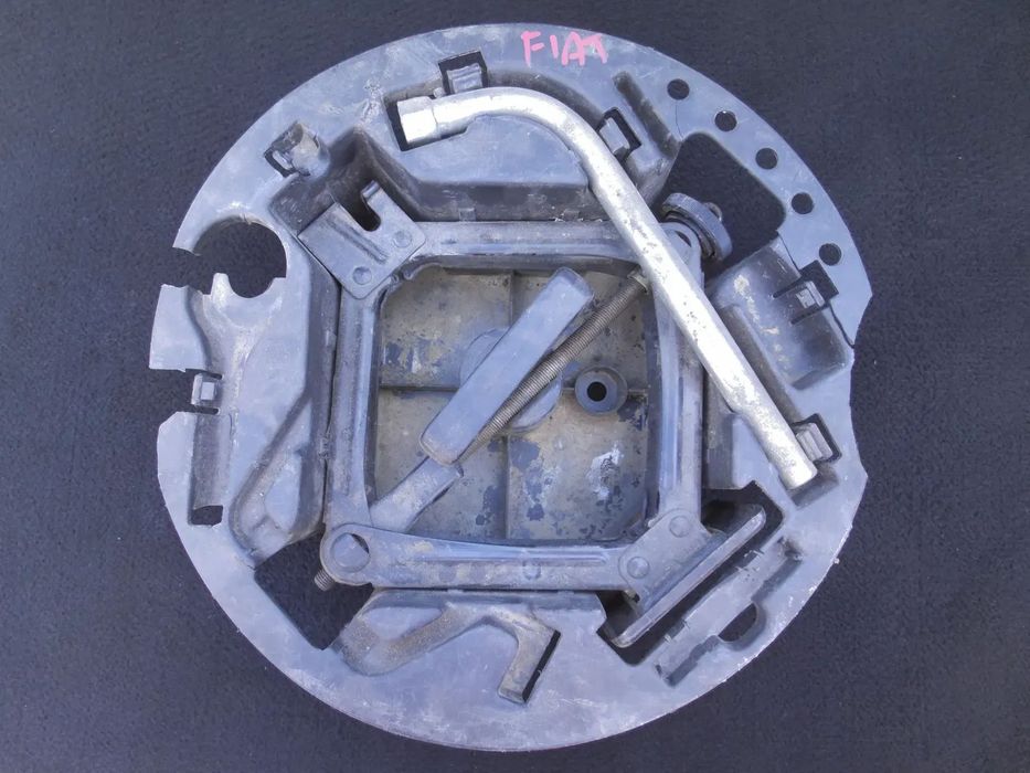 FIAT ALFA 147 LANCIA LYBRA ZESTAW WKŁAD KOŁA PODNOŚNIK TRAPEZOWY LEWAREK 900KG KLUCZ NASADOWY 17