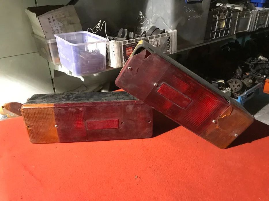 FAROLINS TRASEIROS UNIVERSAIS