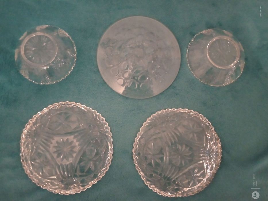 Sprzedam zestaw talerzyków, 2 szt. małych półmisków i 4 szt. salaterek