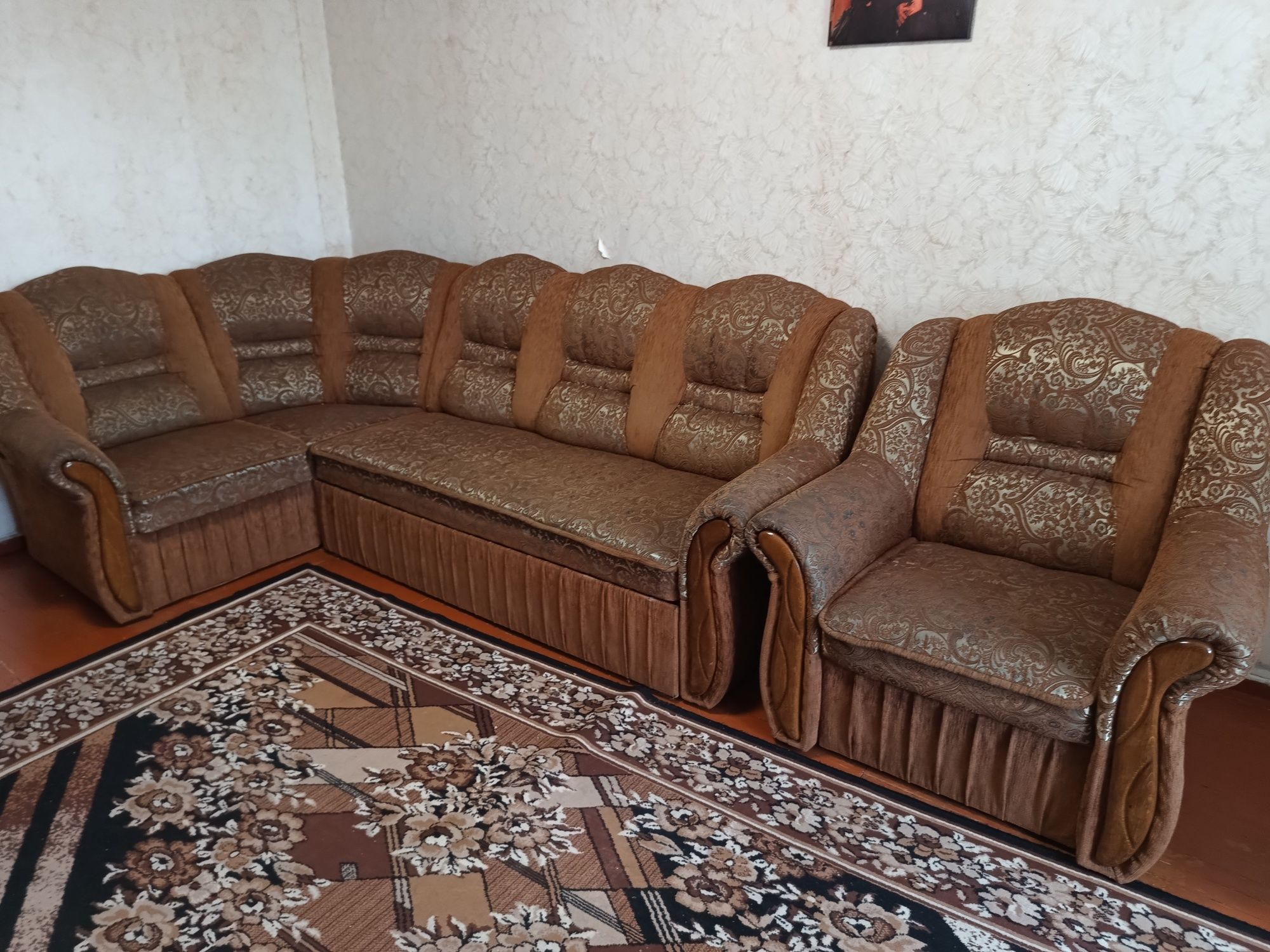 Продам діван угловий