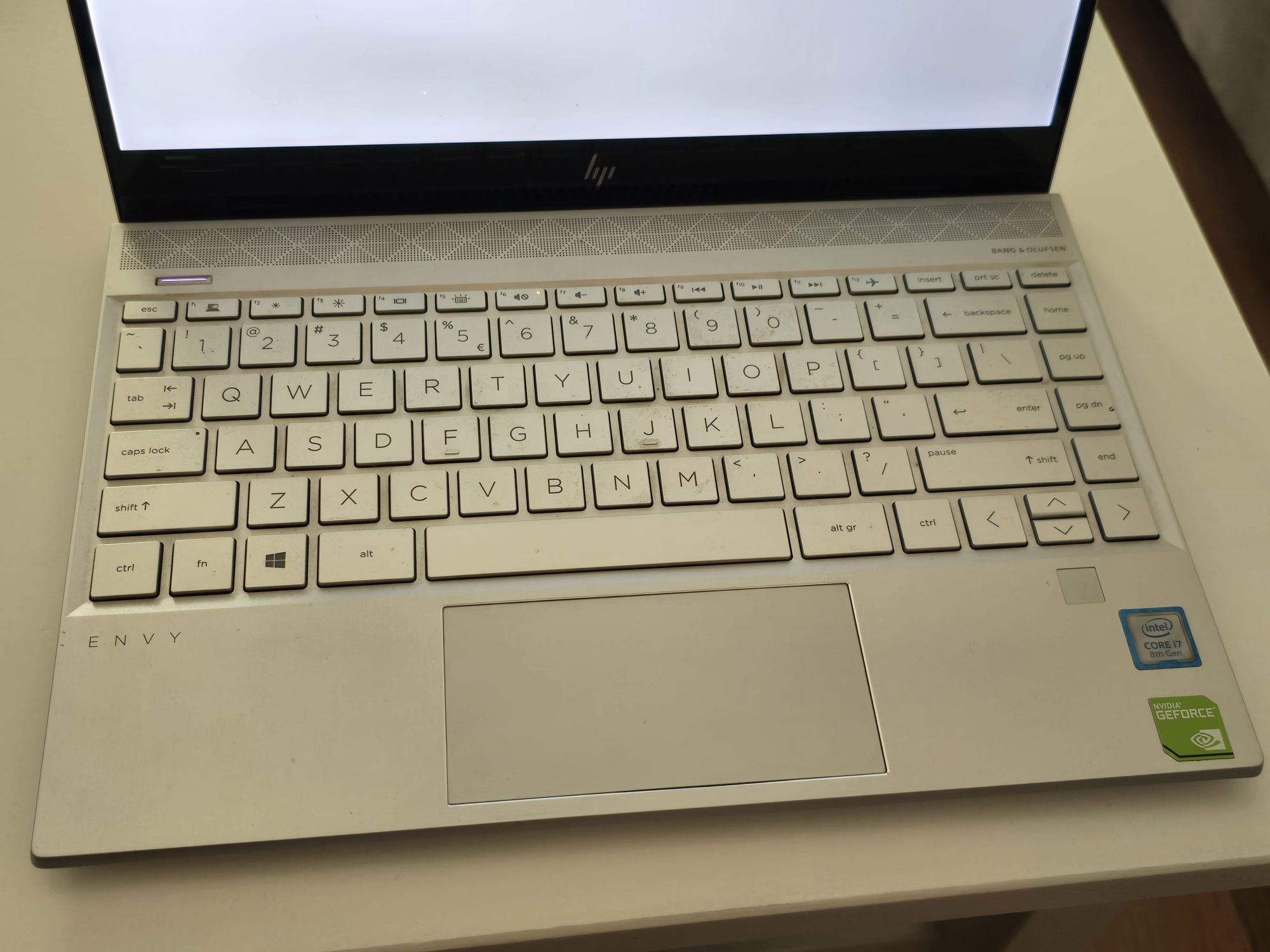 Hp-envy i7 16gb ram mx250