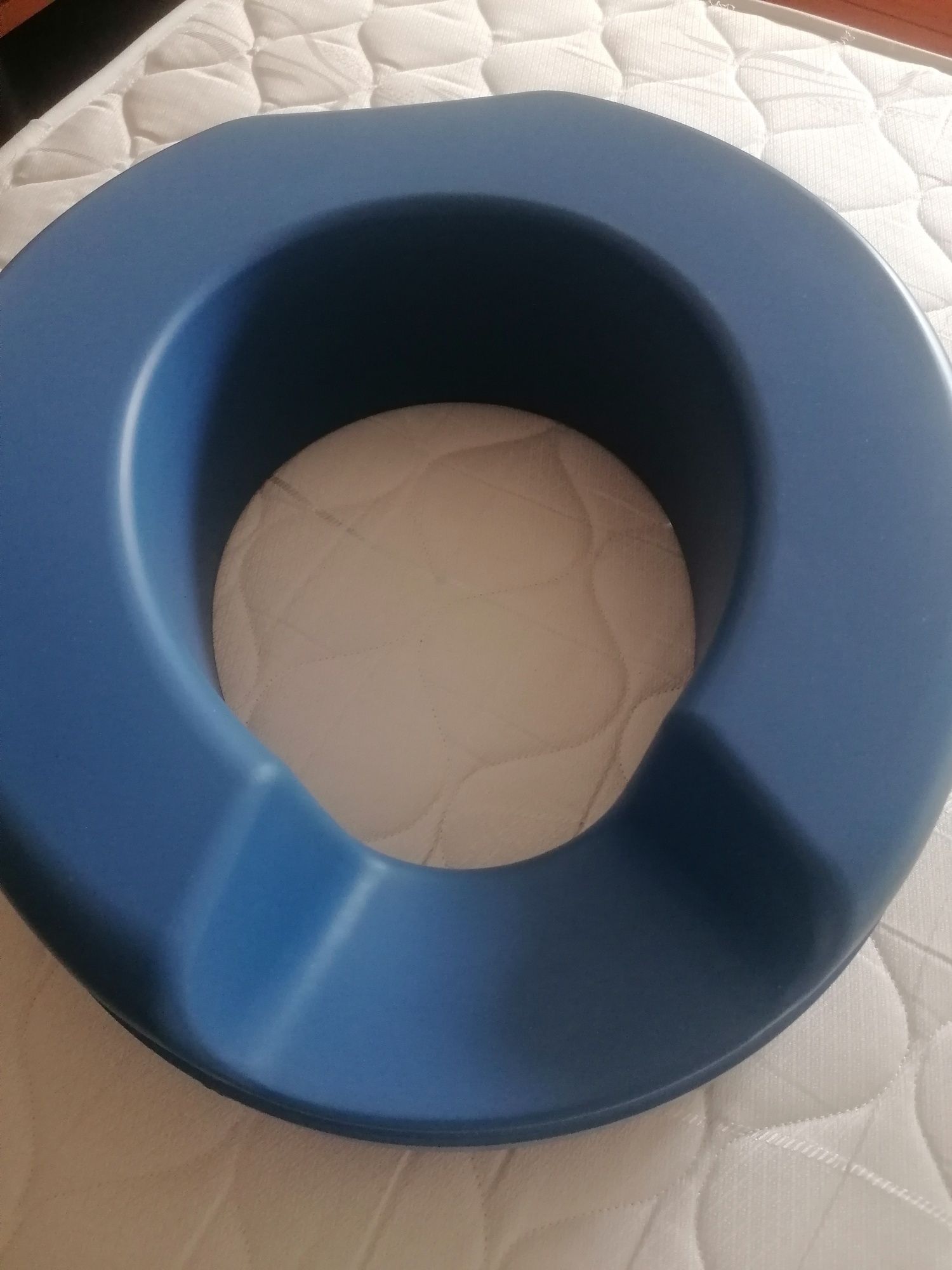 Base para sanita. Muito macia. Nova..