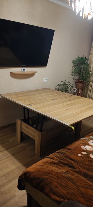 Стол трансформер в отличном состоянии.