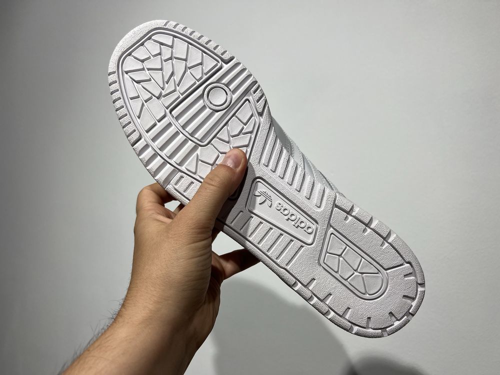 Кроссовки Rivalry Low Originals GX2272