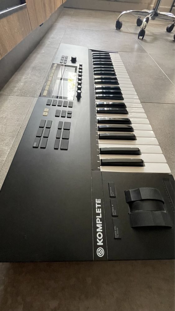 Komplete Kontrol S49 mk II