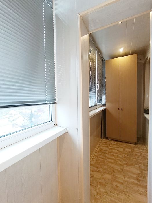 4 квартира, поруч Сильпо, правий берег.