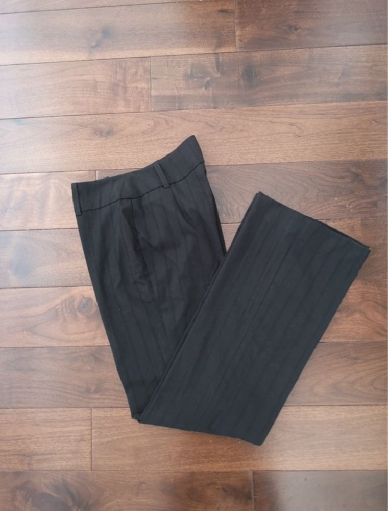 Spodnie garniturowe damskie eleganckie czarne na kanty Promod 38