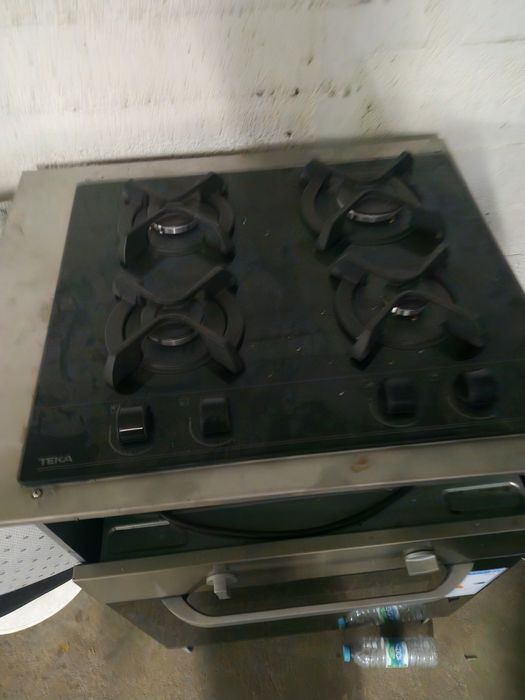 Placa a gás nova e forno elétrico 160 cada