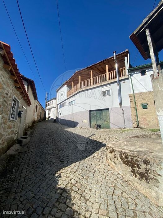 Moradia T5 para venda