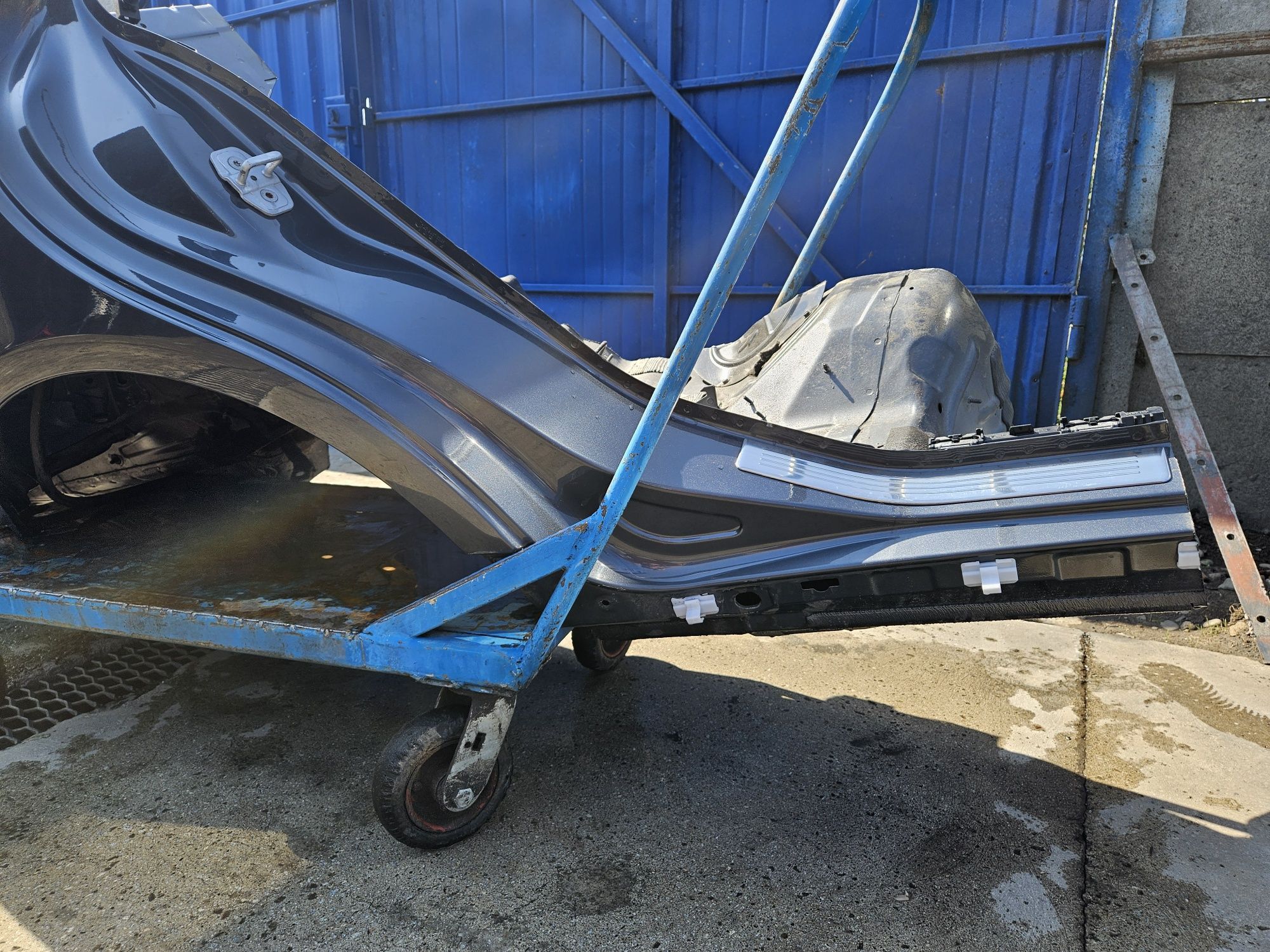 Крило,четверть Мерседес CLS w218