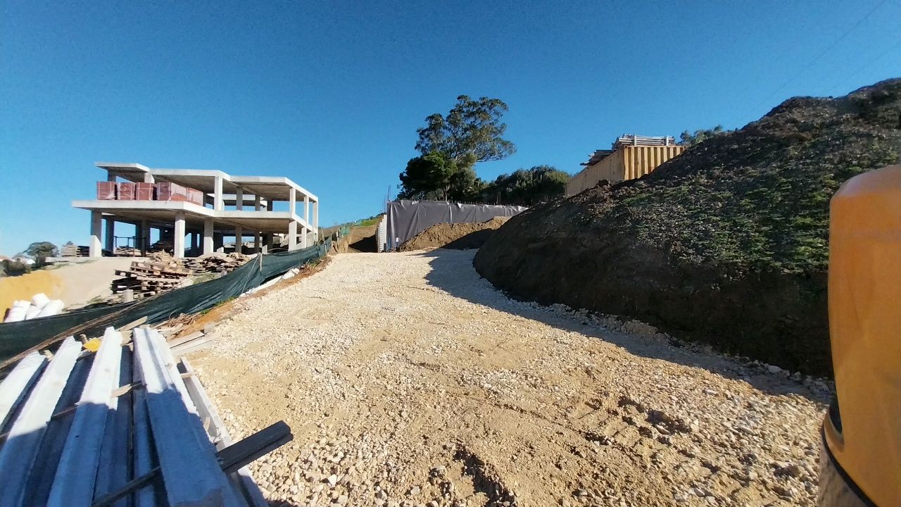 Terraplanagem  e limpeza de terrenos