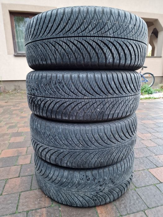 217/55/17 Wielosezonowe Goodyear Vector 4 Seasons 4 sztuki.