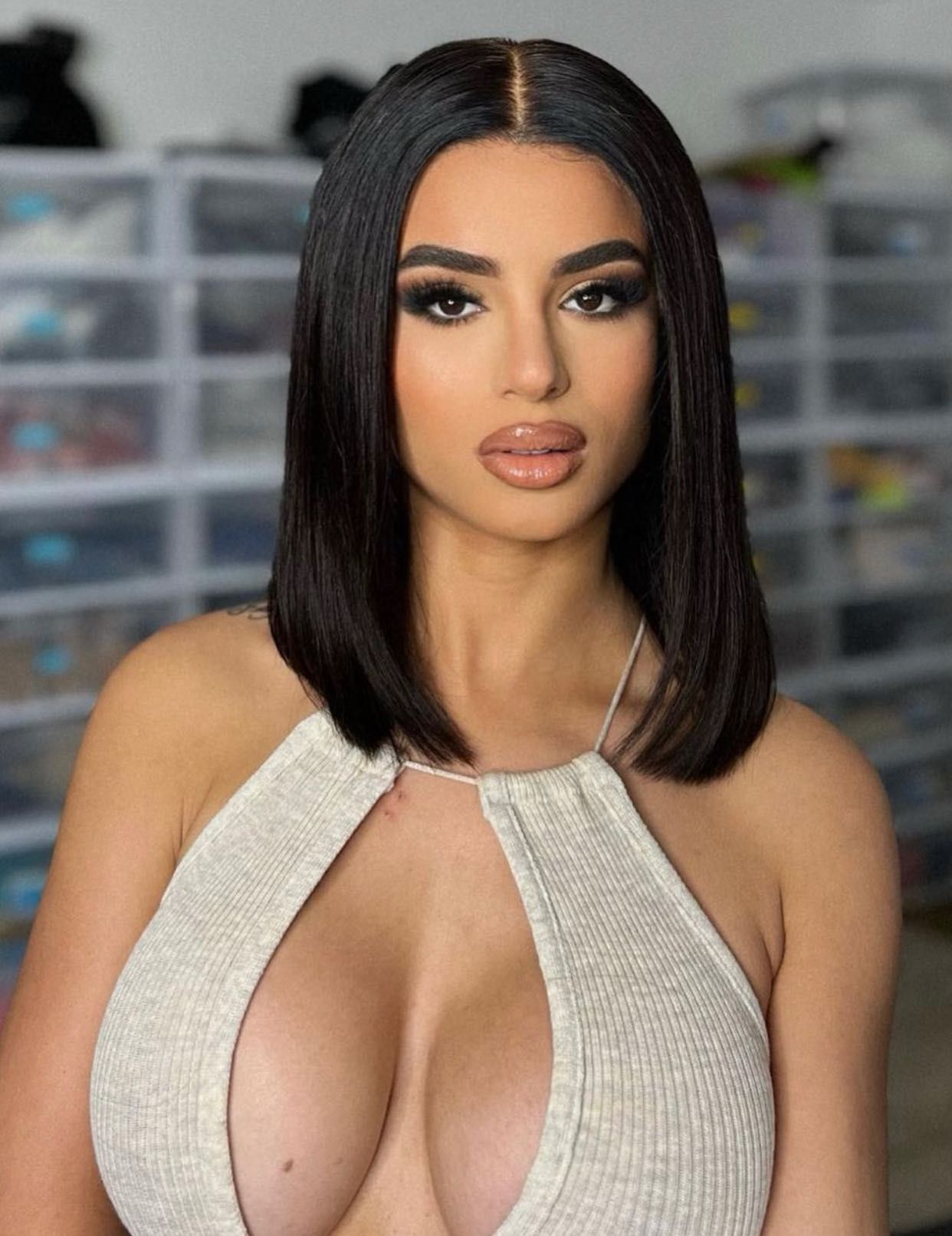 Naturalna peruka Kim Kardashian bob