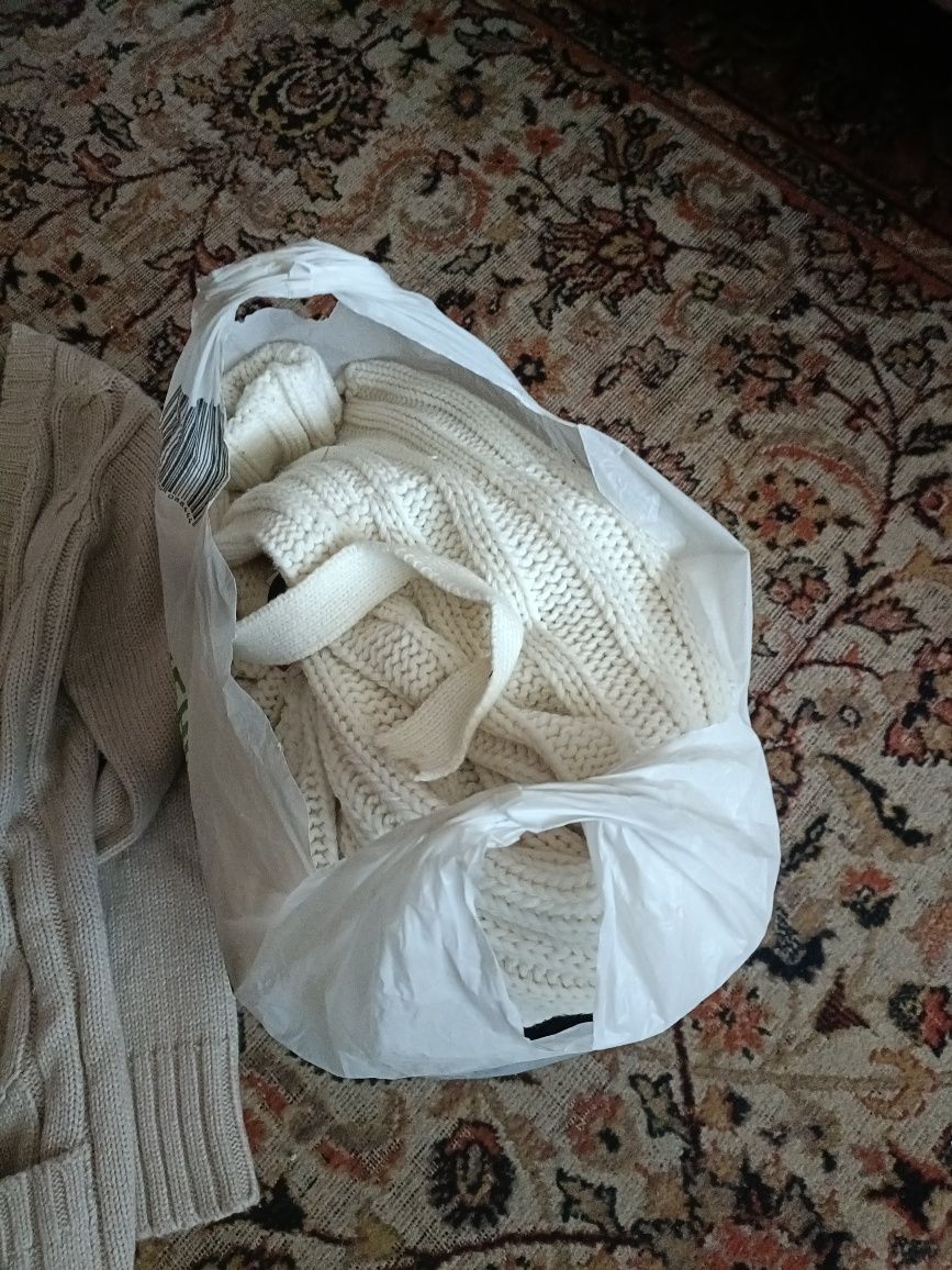 Віддам одяг жіночий