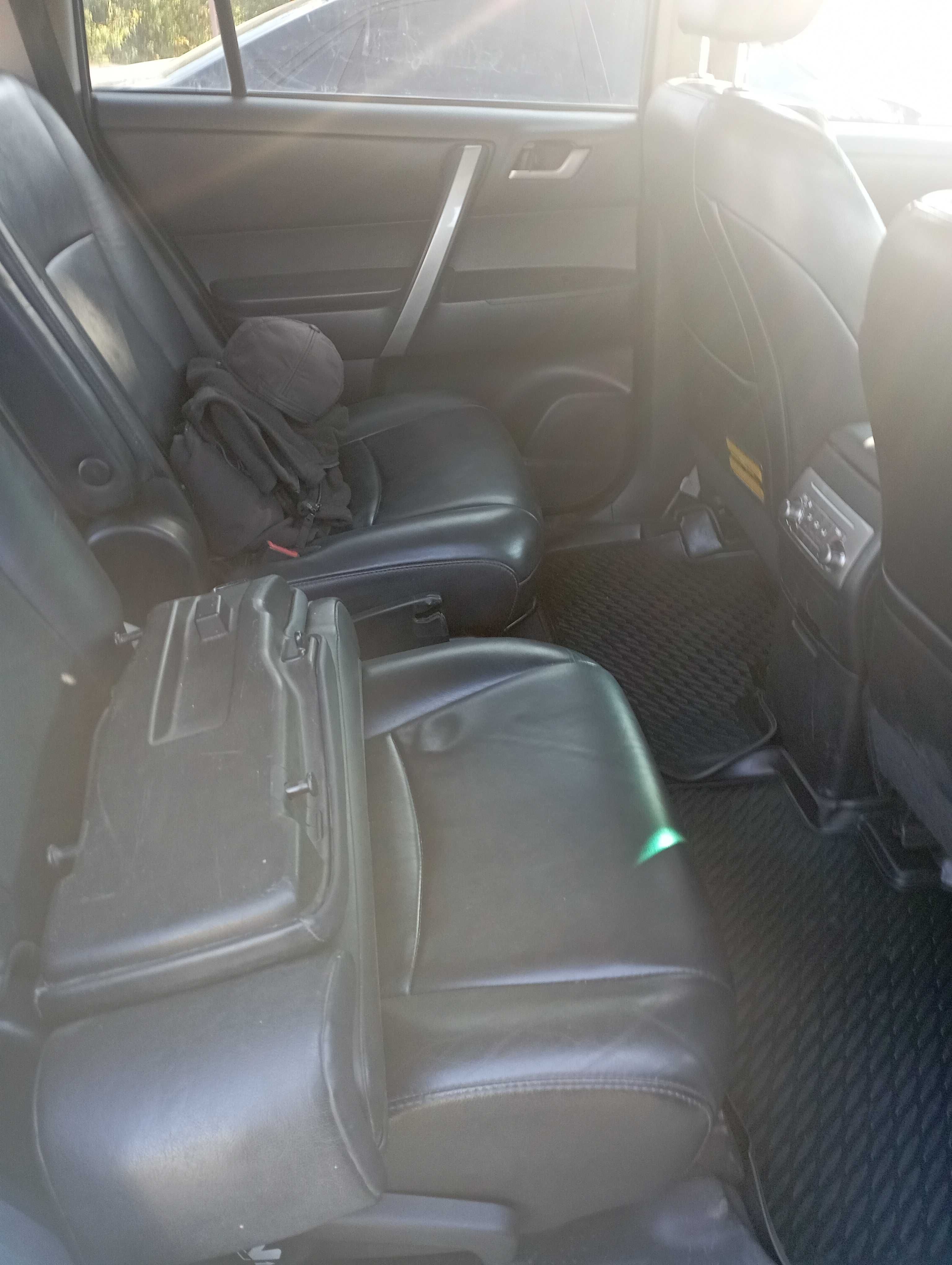 Продам или поменяю на недвижимость Toyota Highlander 2013